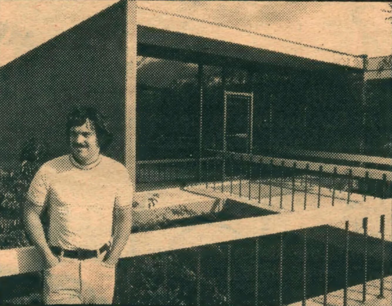 Alan Kay outside the Stanford Artificial Intelligence Laboratory, 1972
